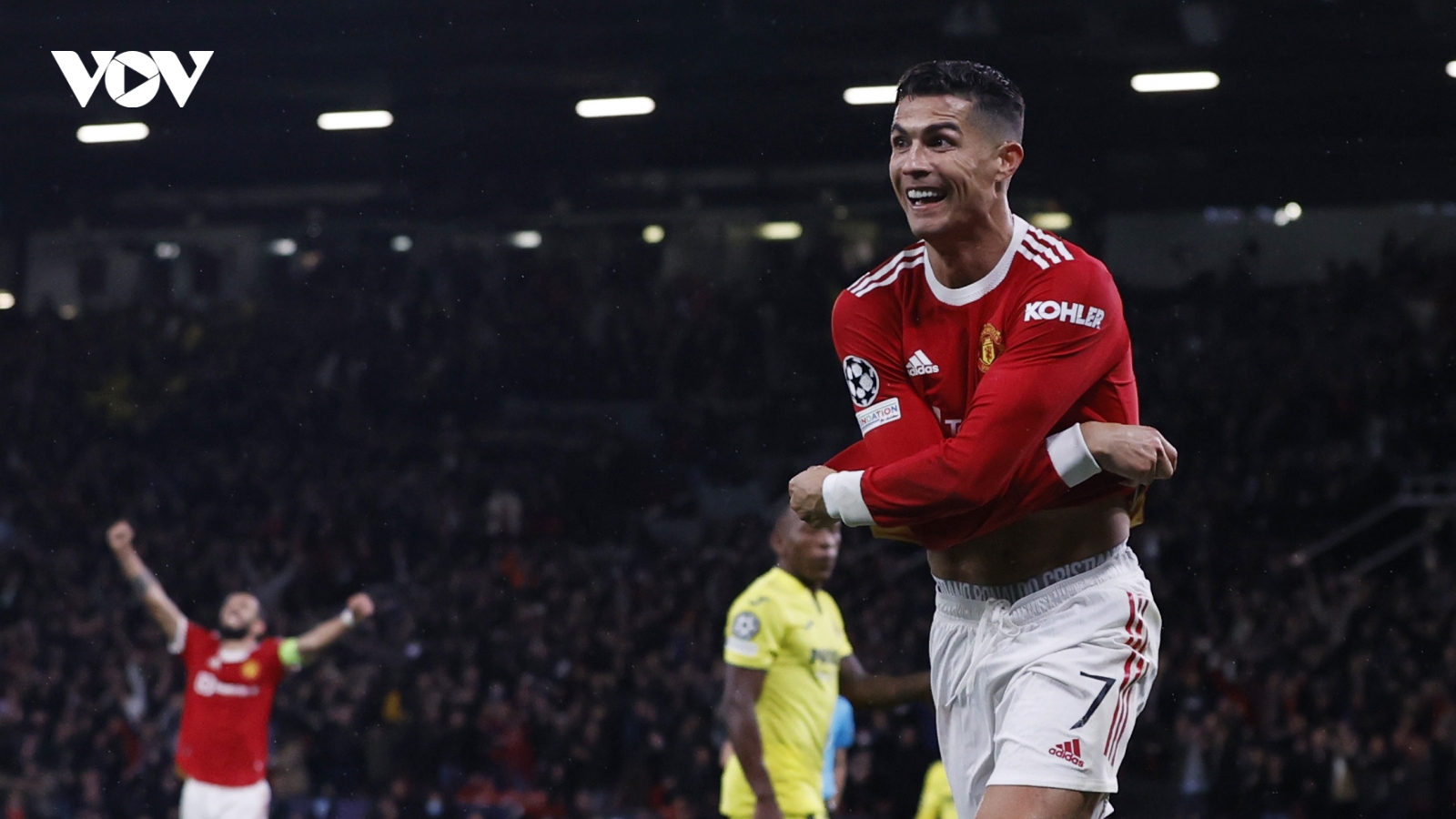 Ronaldo thiết lập hàng loạt kỷ lục ở Champions League sau khi "giải cứu" MU