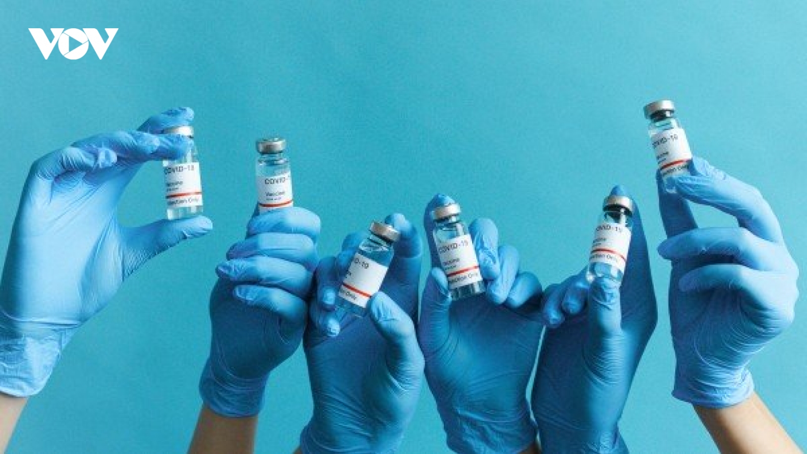 Tại sao nữ dễ bị tác dụng phụ sau tiêm vaccine COVID-19?