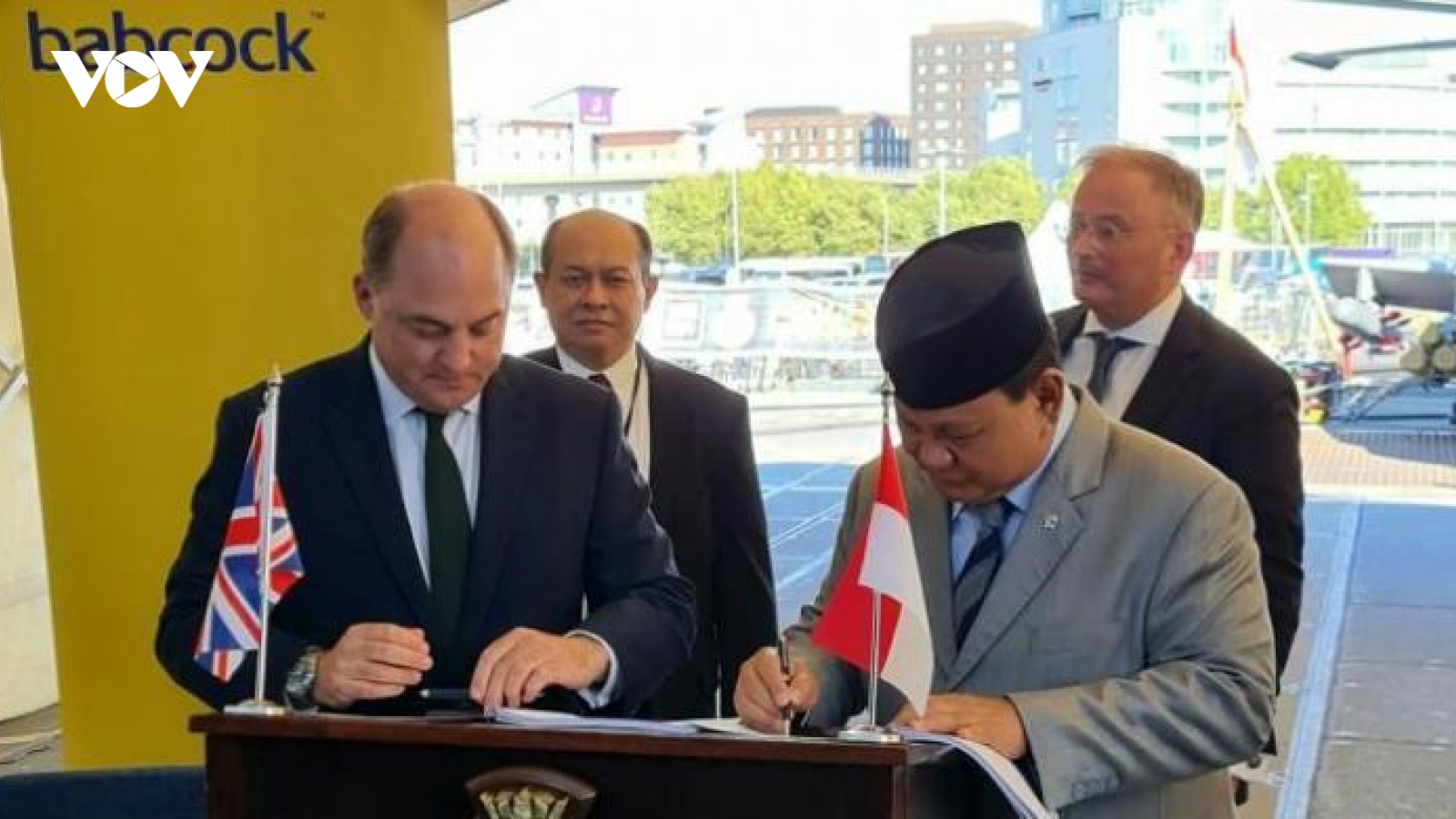 Anh hỗ trợ Indonesia đóng khinh hạm đối phó với tàu Trung Quốc ở Biển Đông