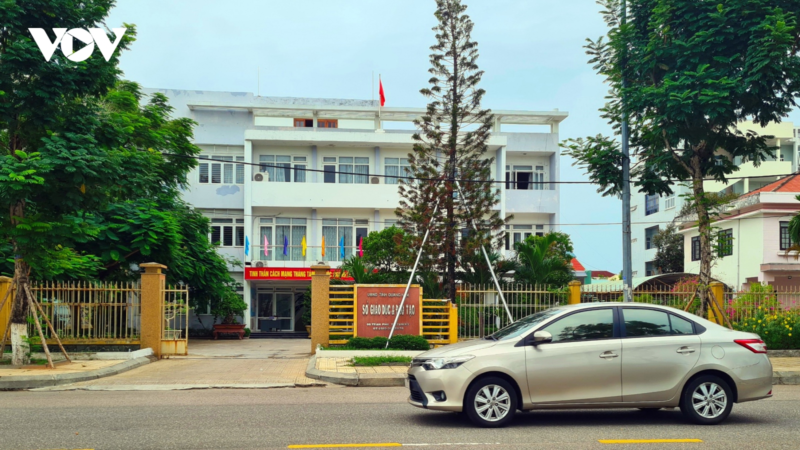 Quảng Nam yêu cầu Giám đốc Sở GD-ĐT giải trình việc luân chuyển giáo viên