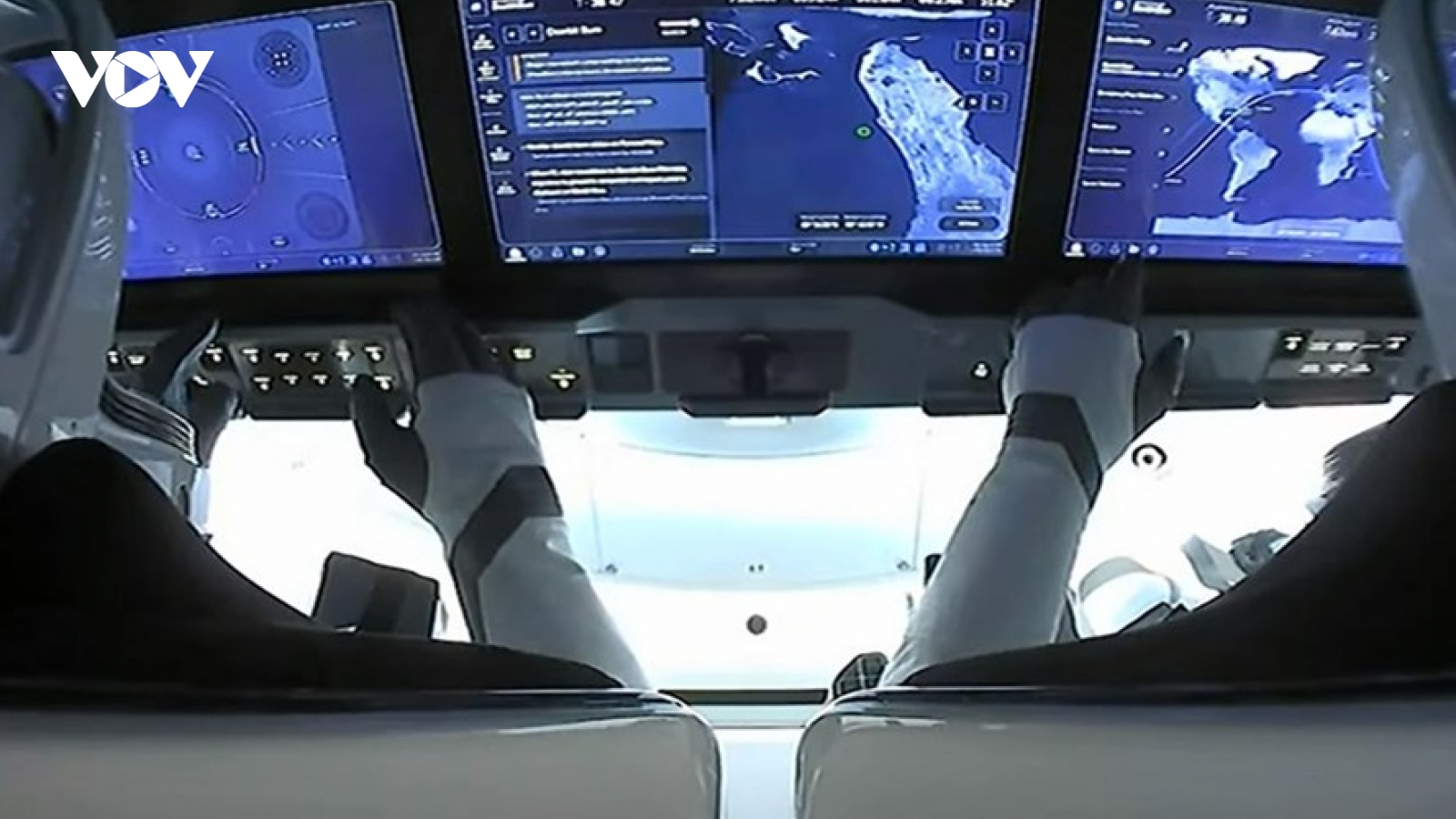 Kết thúc sứ mệnh, phi hành đoàn Inspiration4 của SpaceX trở về Trái Đất an toàn