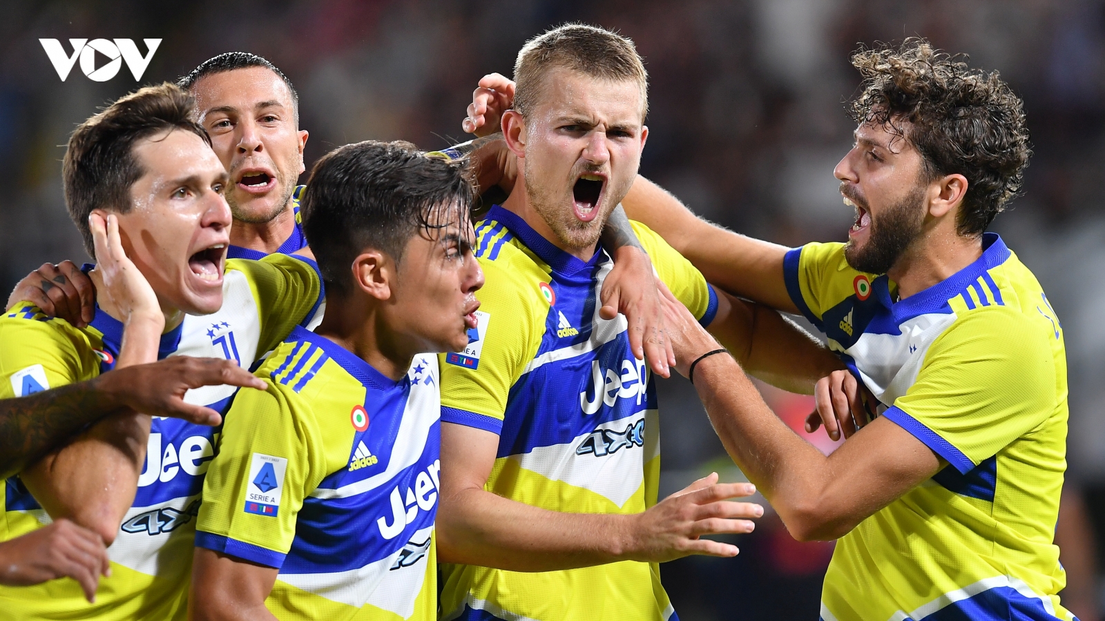 Ngược dòng trong 6 phút, Juventus thắng trận đầu tiên ở Serie A 2021
