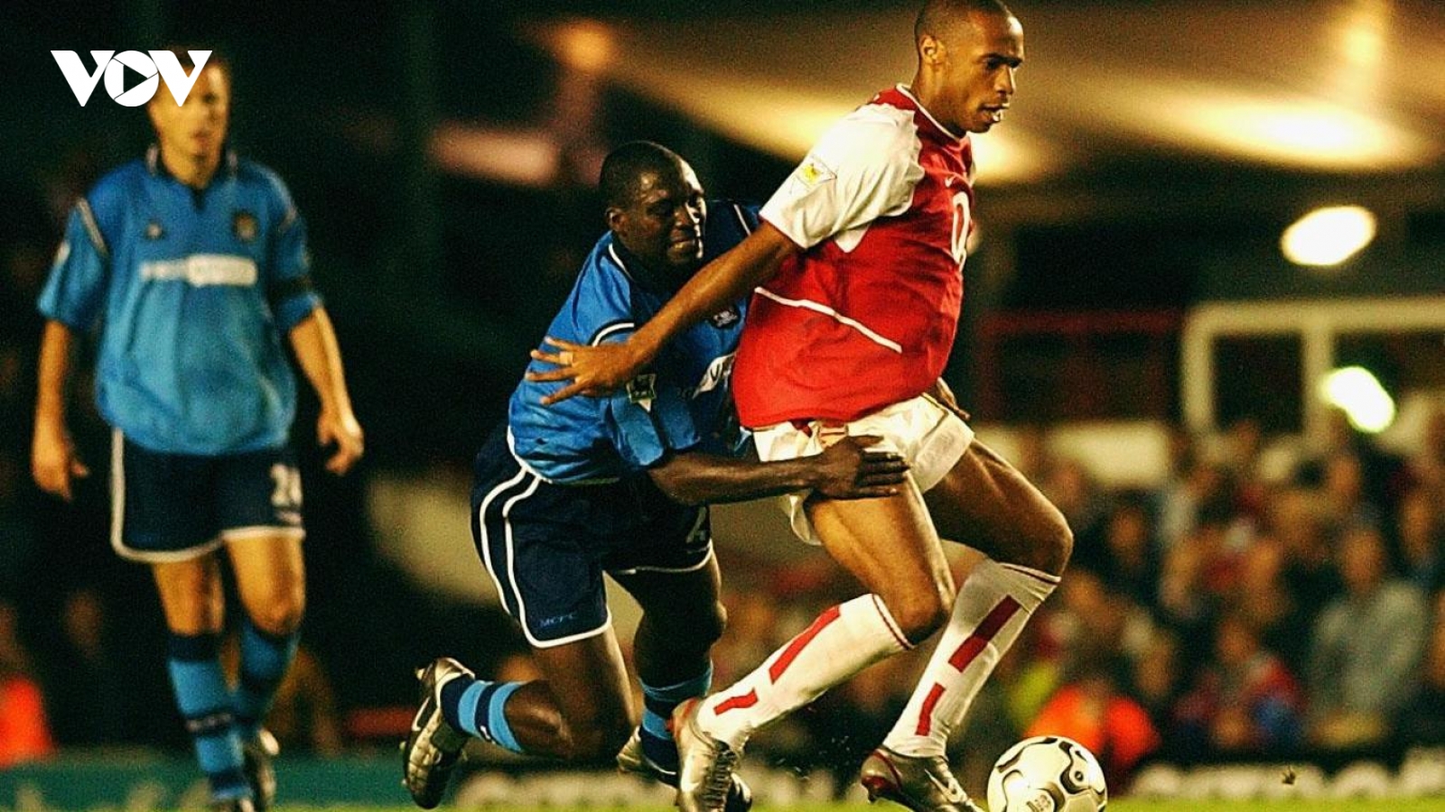 Ngày này năm xưa: Arsenal san bằng kỷ lục khó tin ở Ngoại hạng Anh