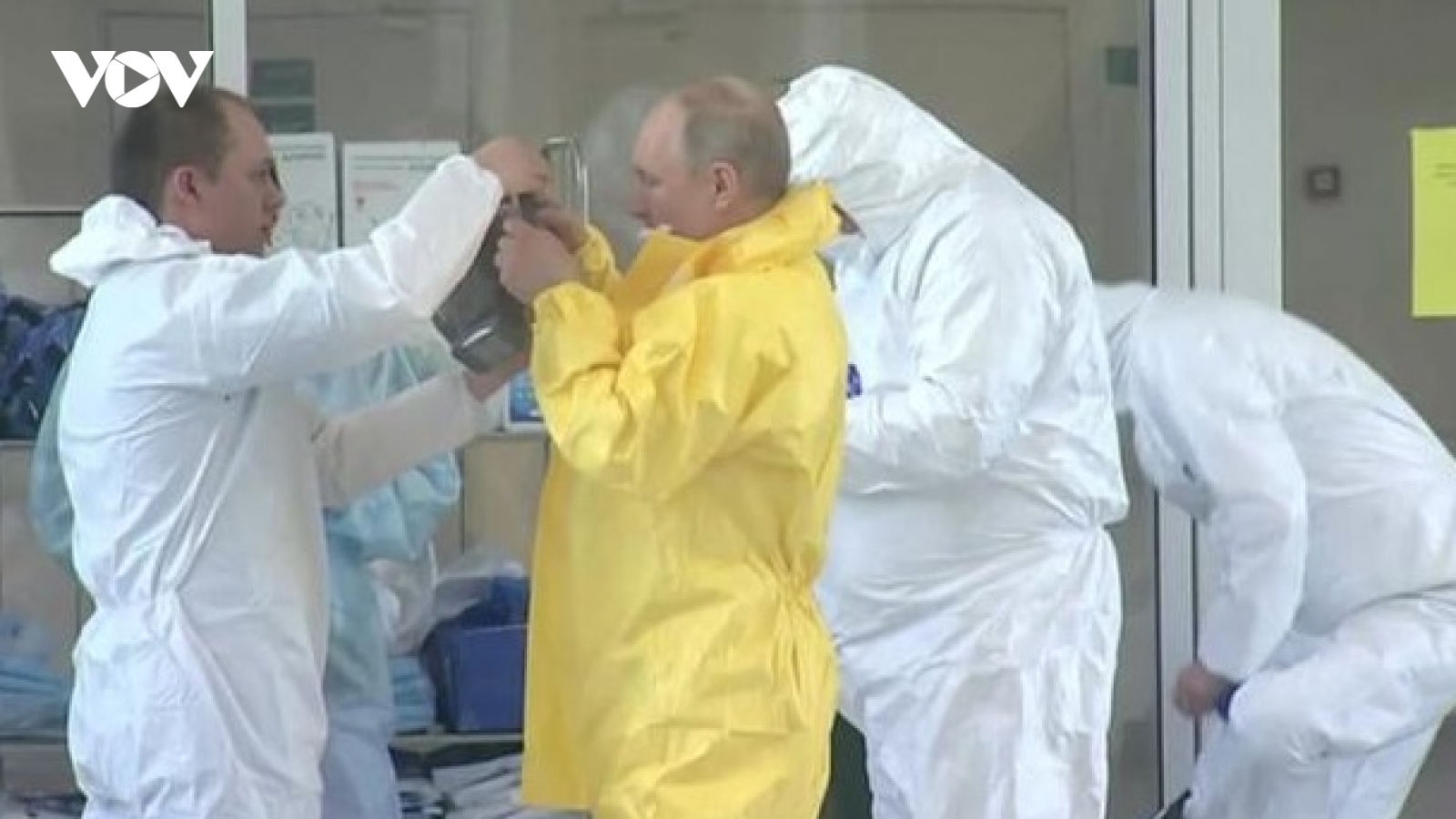 Kết quả xét nghiệm của Tổng thống Putin sau khi những người tháp tùng dương tính Covid-19