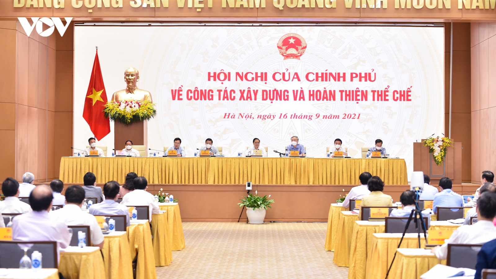 Thủ tướng chủ trì hội nghị về xây dựng và hoàn thiện thể chế