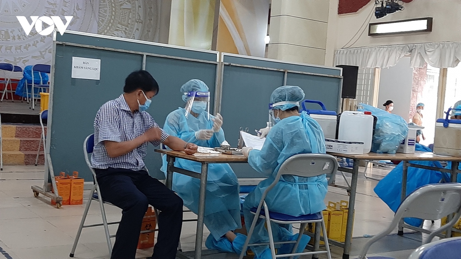 Tiền Giang kiến nghị Bộ Y tế cấp tiếp vaccine COVID-19