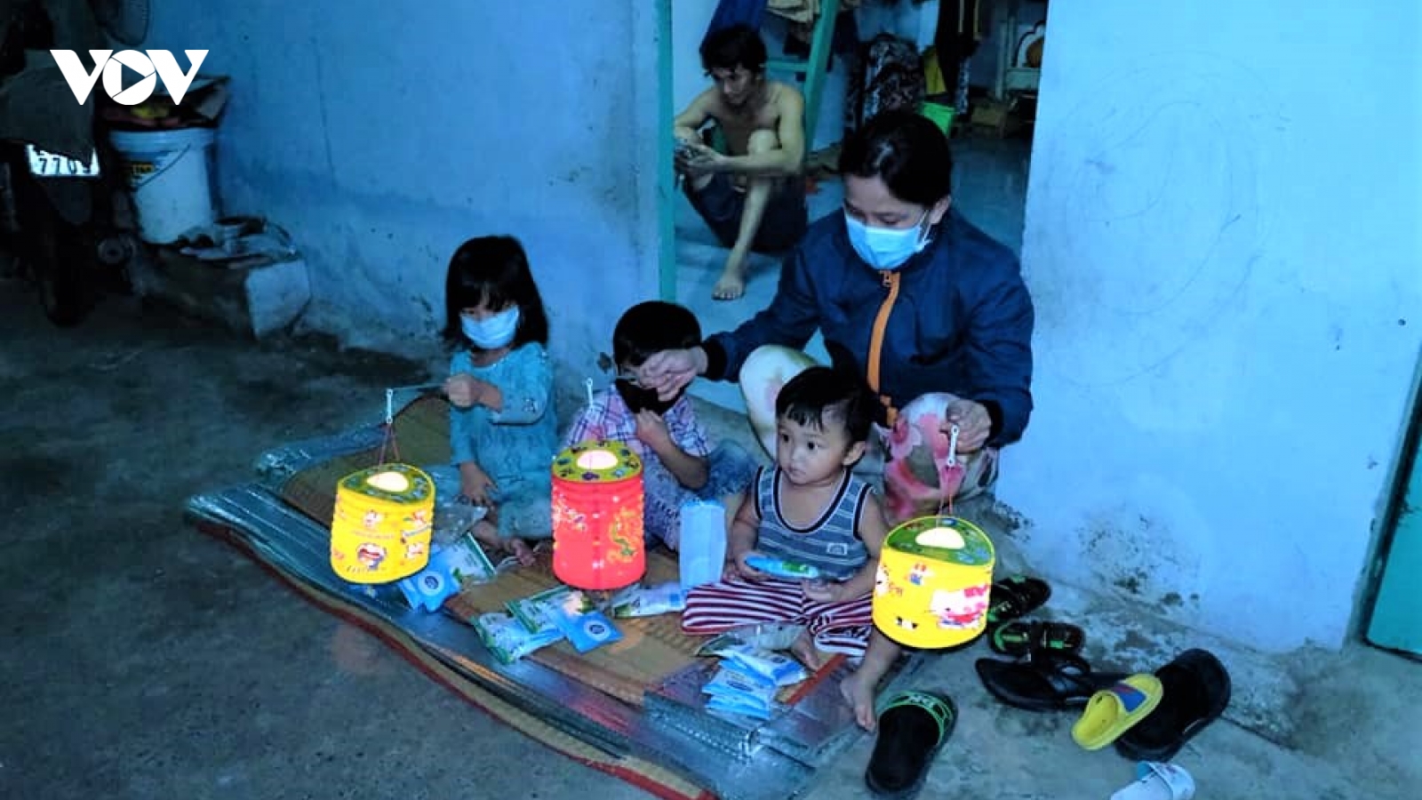 Vượt qua dịch bệnh, mang Trung thu đến với trẻ em