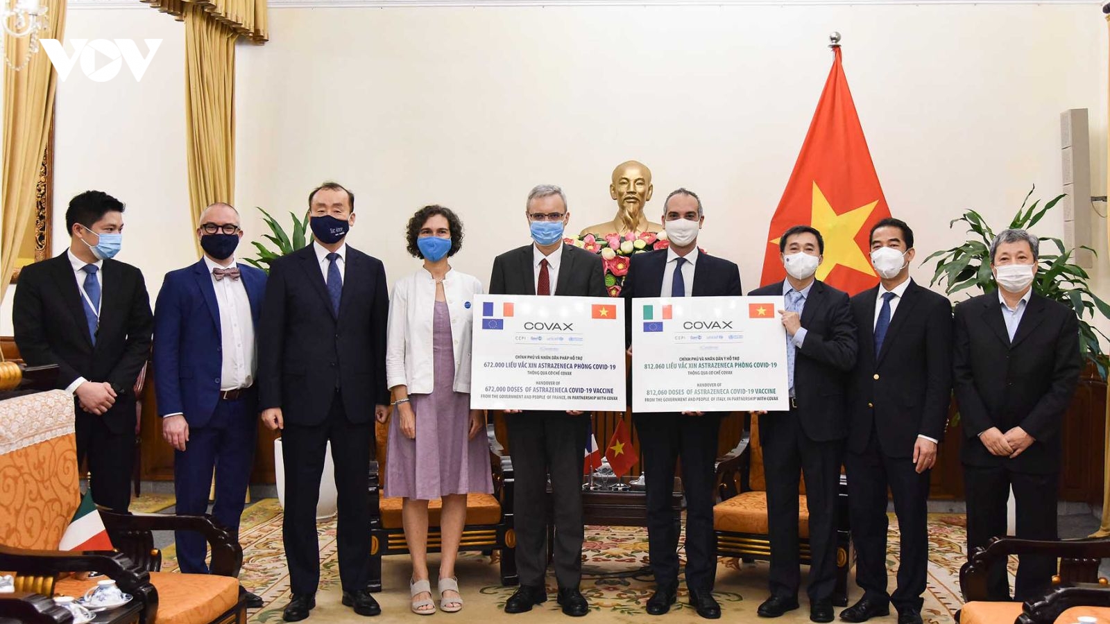 Việt Nam nhận 1,5 triệu liều vaccine Covid-19 do Pháp và Italy trao tặng