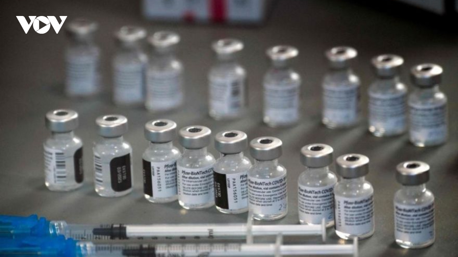 Vay-mượn vaccine giữa các nước - Giải pháp đôi bên cùng có lợi