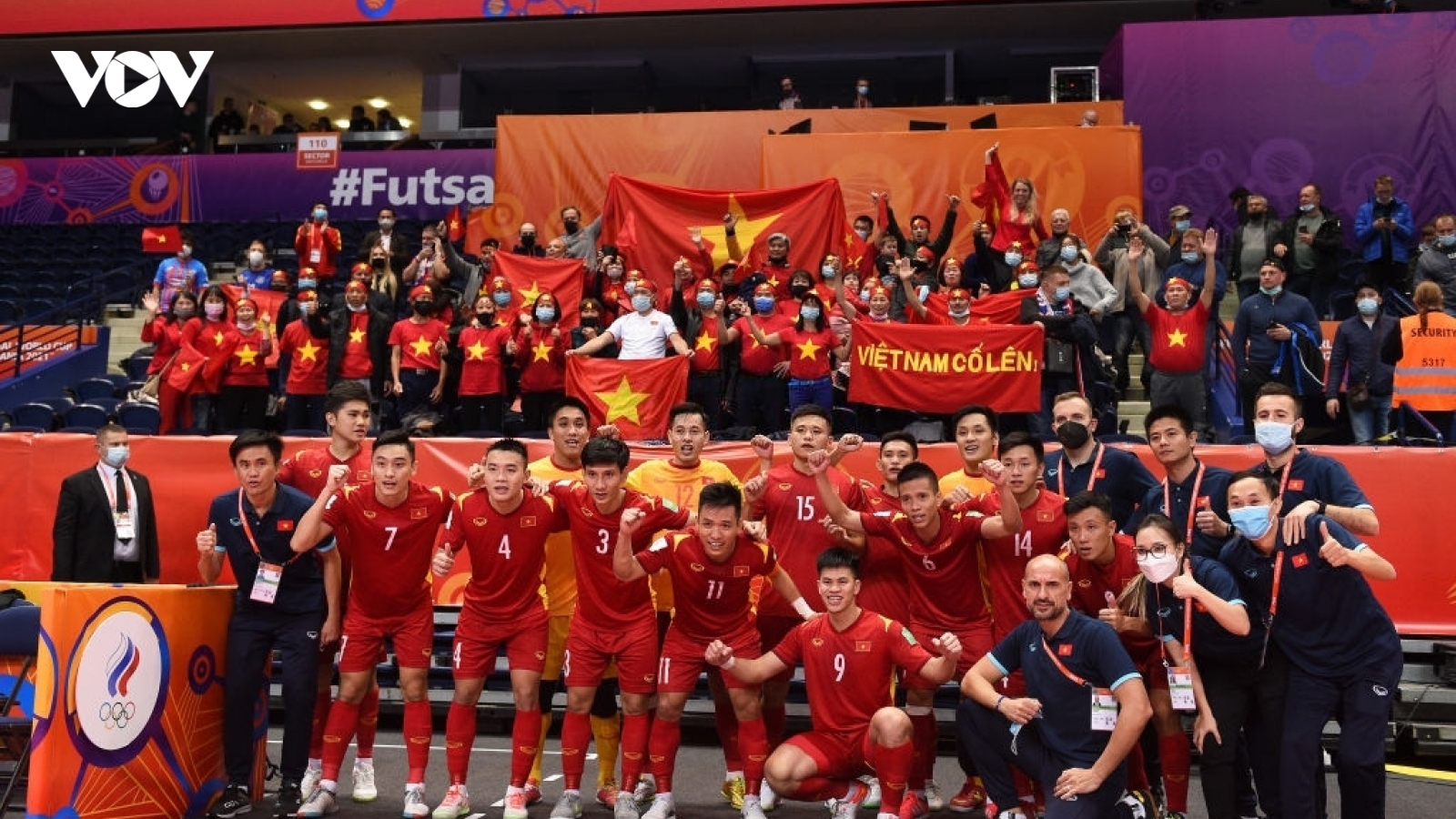 Toàn cảnh ĐT Futsal Việt Nam 2-3 ĐT Futsal Nga: Trận đấu quả cảm chia tay World Cup
