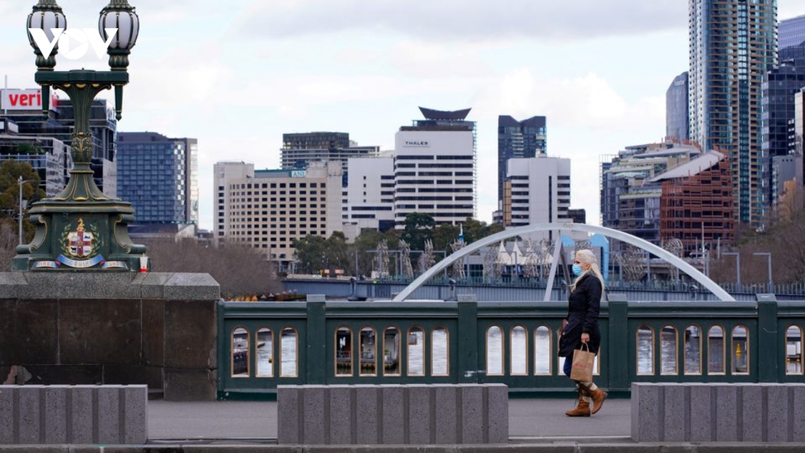 Australia từ bỏ chiến lược "Không Covid", đặt mục tiêu sống chung với đại dịch