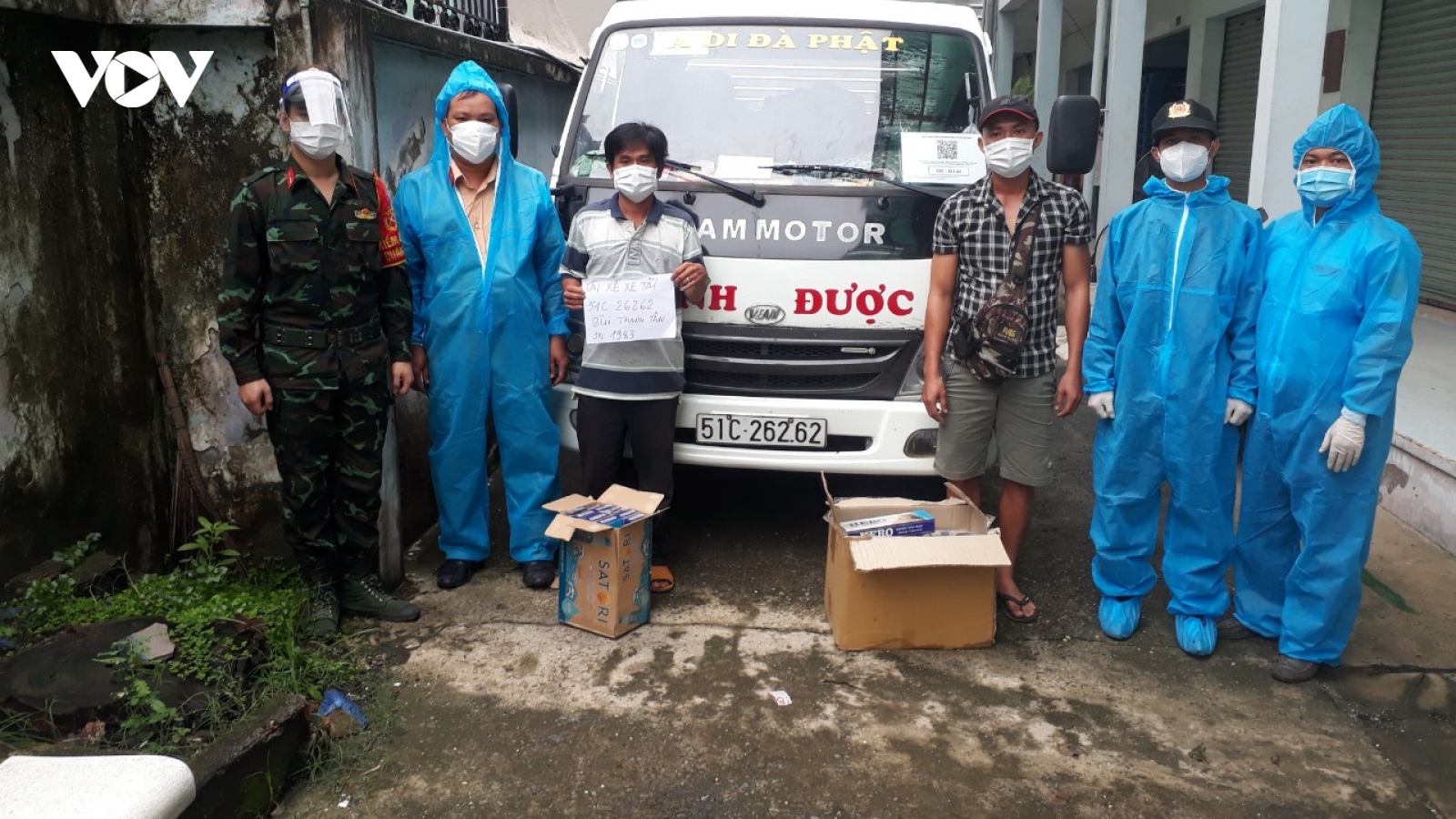 Bắt hàng loạt xe “luồng xanh” chở thuốc lá lậu