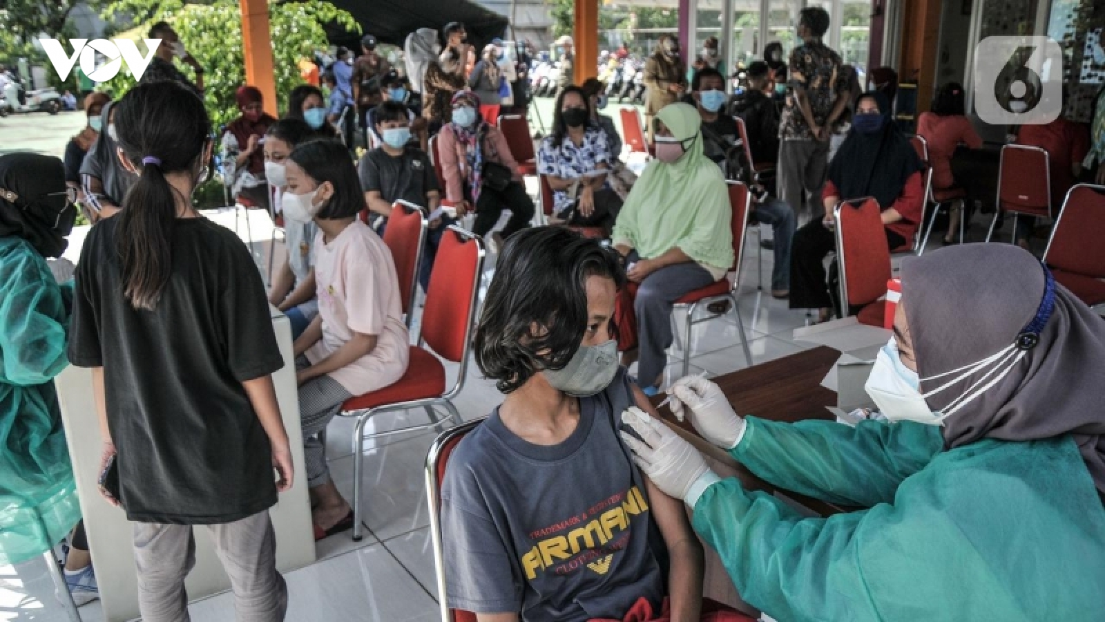 Indonesia và Philippines gần hoàn thành việc tiêm chủng khu vực thủ đô