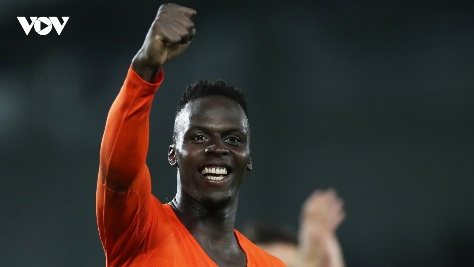 Thủ môn Mendy thi đấu xuất thần, được đồng đội ở Chelsea đề cử Quả bóng Vàng