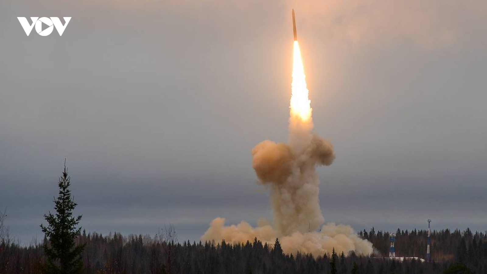 Tổng thống Putin: Nga sở hữu tên lửa siêu thanh tốc độ trên Mach 25