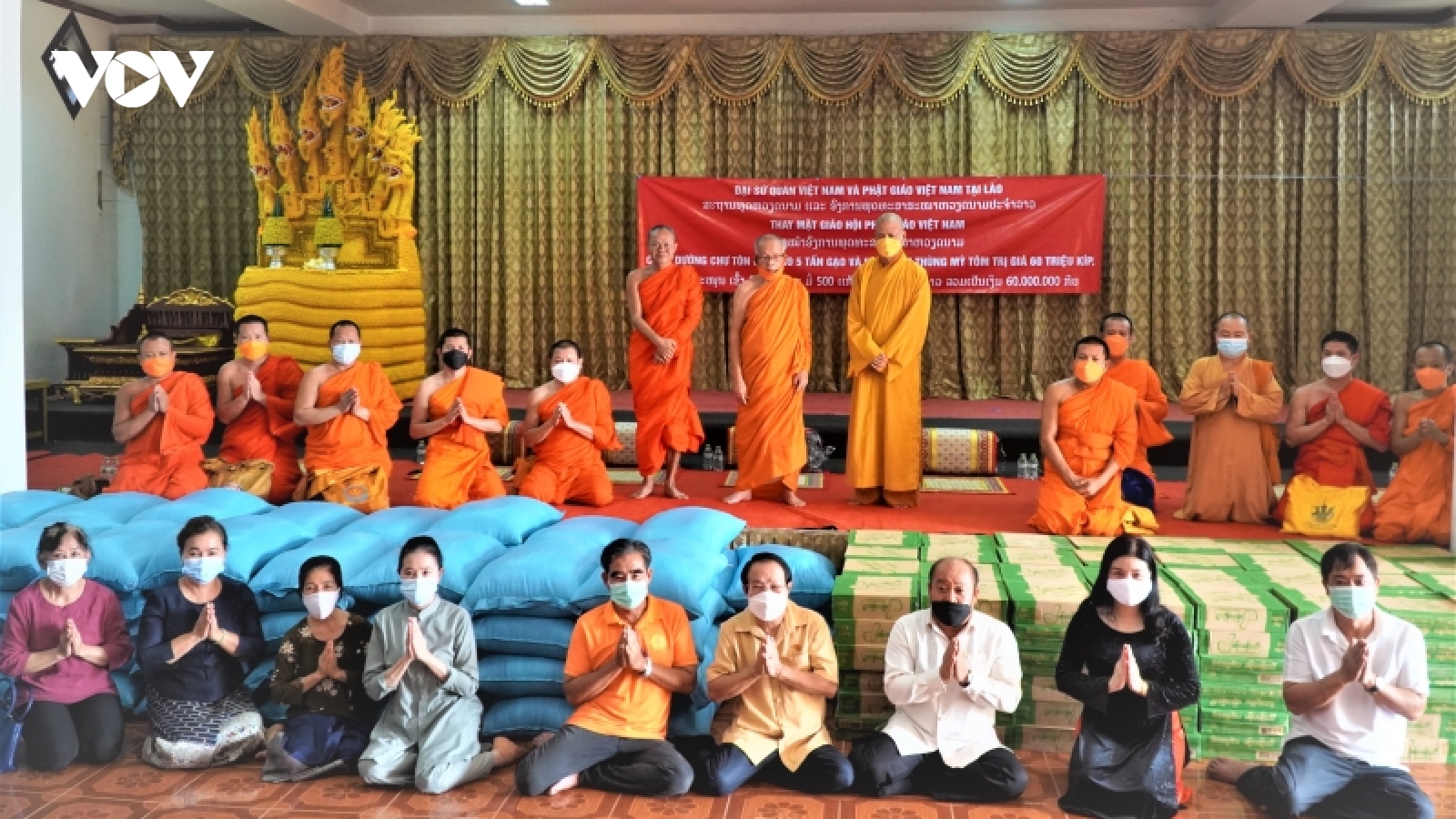 Giáo hội Phật giáo Việt Nam hỗ trợ Chư tôn đức Lào phòng chống Covid-19