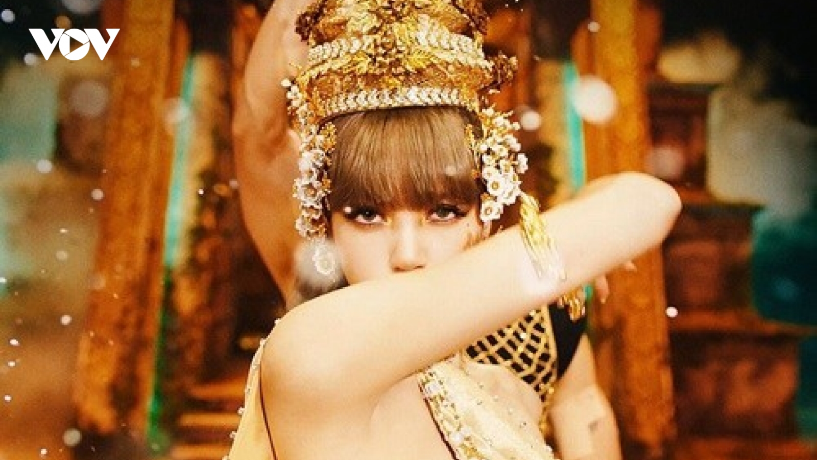 Lisa (BLACKPINK) phá vỡ kỷ lục của Jennie với MV solo "LALISA"