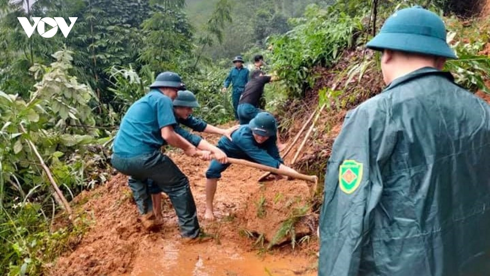 Hoàn lưu bão số 8 mưa lớn gây thiệt hại nhiều ngôi nhà ở Yên Bái