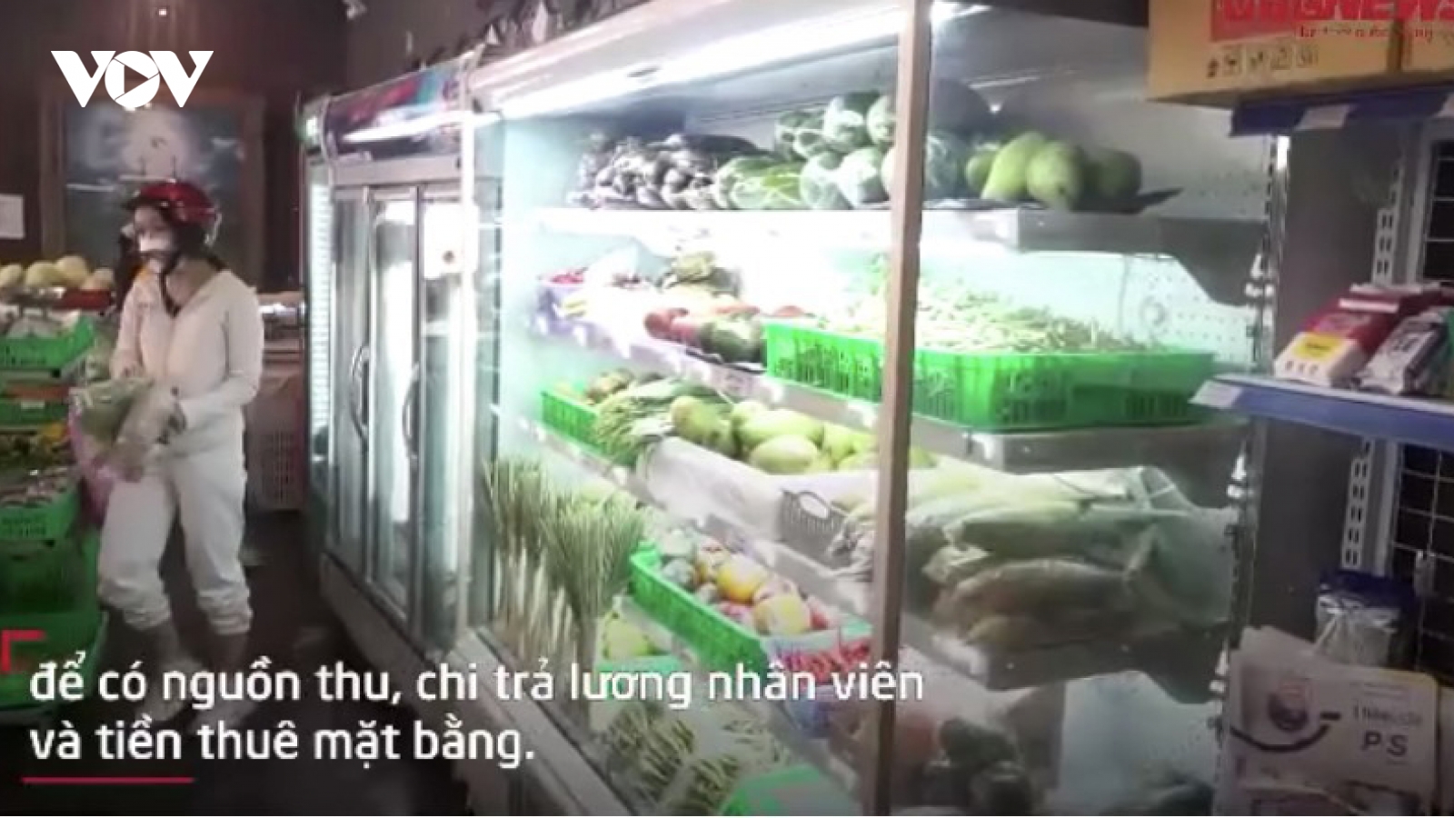 Nhà hàng, quán bar ở phố Tây bán rau củ lấy tiền trả lương nhân viên
