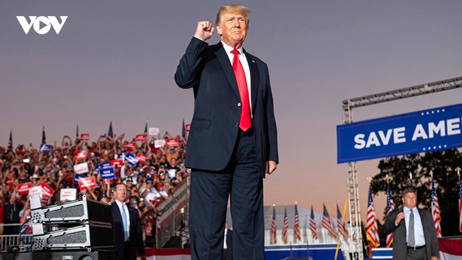 Donald Trump giới thiệu mạng xã hội riêng chống lại Big Tech