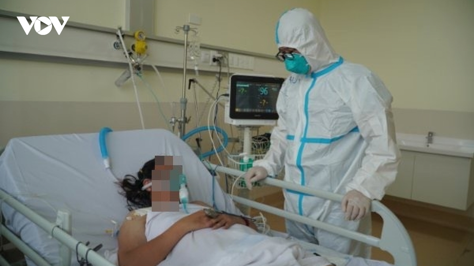 Bệnh viện hồi sức COVID-19 phối hợp Bệnh viện Từ Dũ mổ bắt con cho sản phụ nguy kịch
