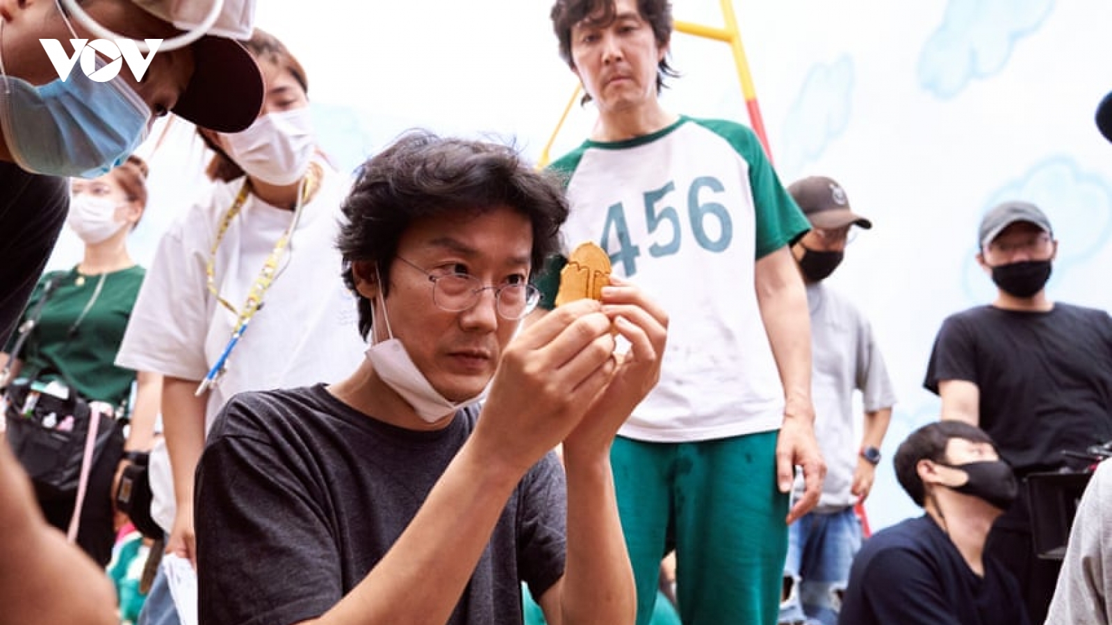 Đạo diễn "Squid game": "Thành công đột phá của phim không giúp tôi giàu lên"