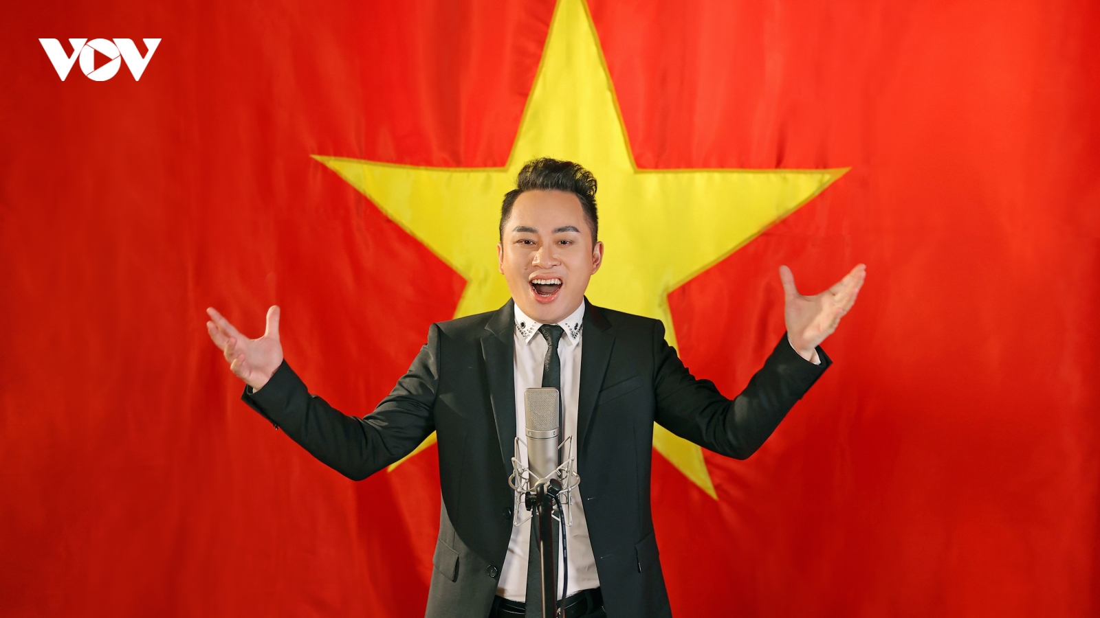 Tùng Dương thử thách làm mới "Quốc ca" để thể hiện niềm tự hào dân tộc