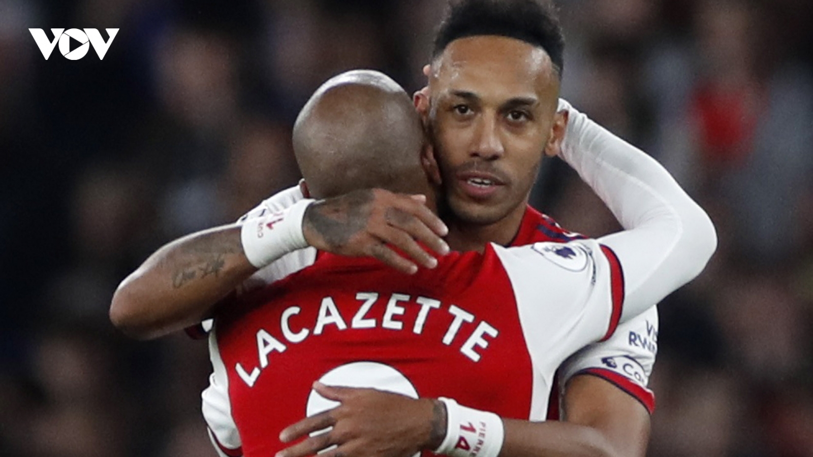 Biếm họa 24h: Arsenal san bằng điểm số với MU
