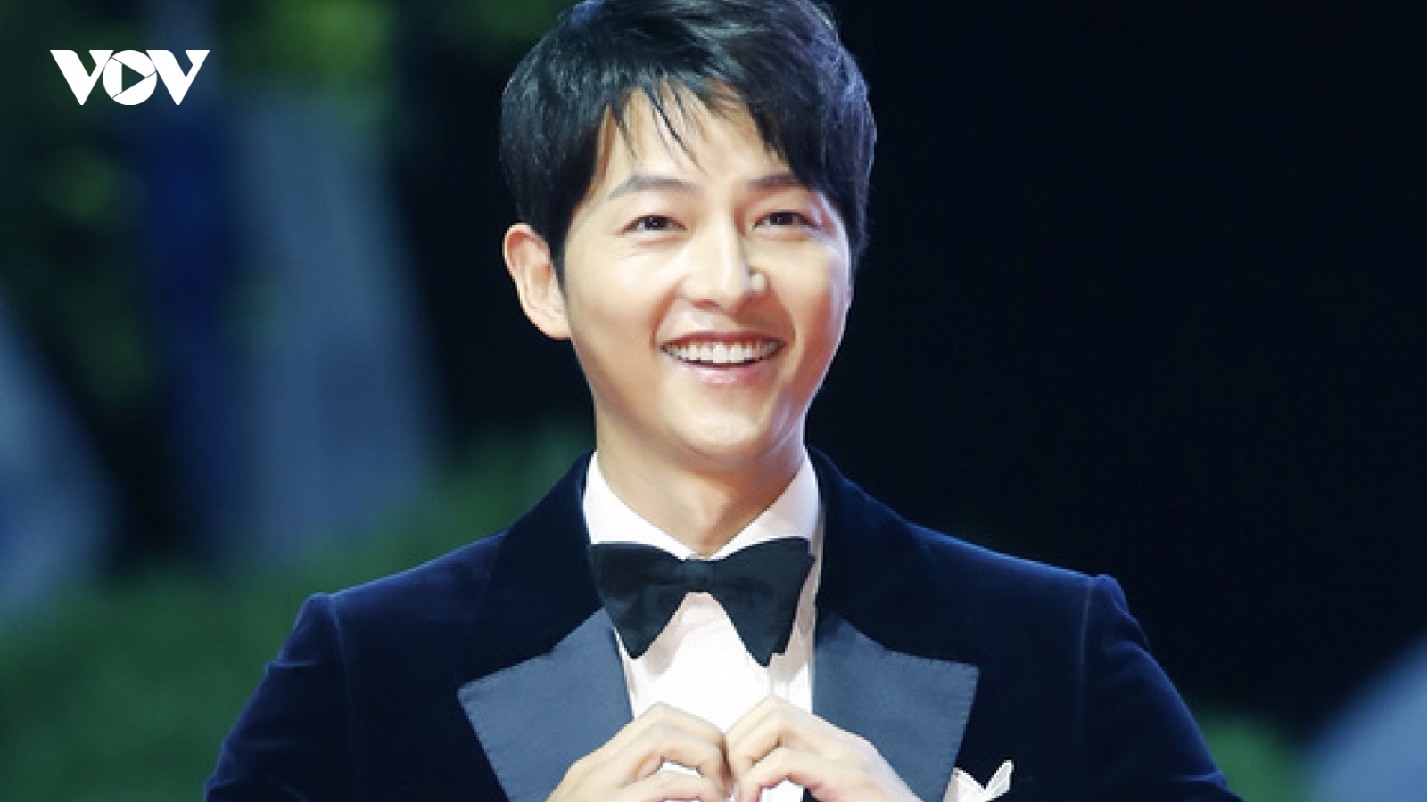Song Joong Ki, Jeon Yeo Bin và dàn sao Hàn "đổ bộ" thảm đỏ LHP Busan 2021