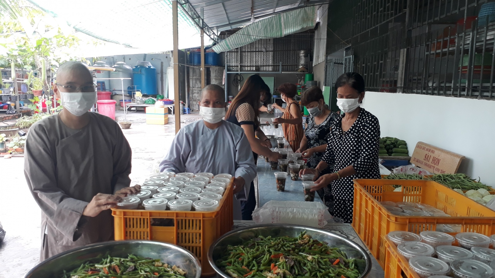 Sư cô Liên Tâm - tấm gương sáng trong hoạt động từ thiện nhân đạo