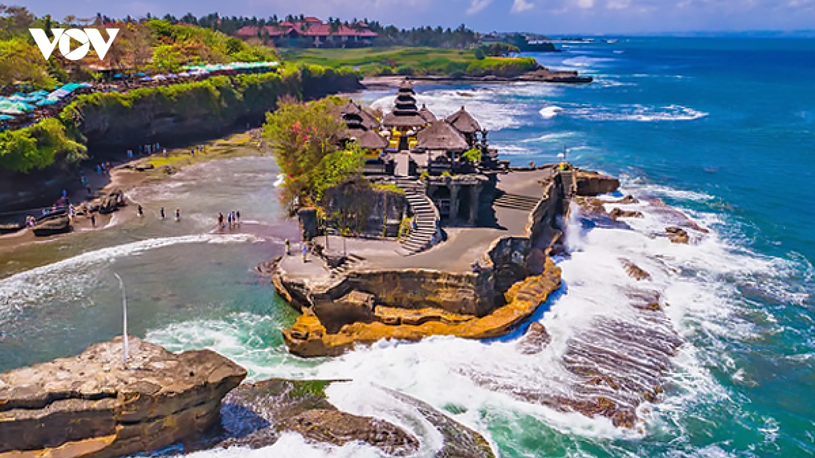 Indonesia mở cửa trở lại hòn đảo du lịch Bali cho du khách từ 19 quốc gia đủ điều kiện