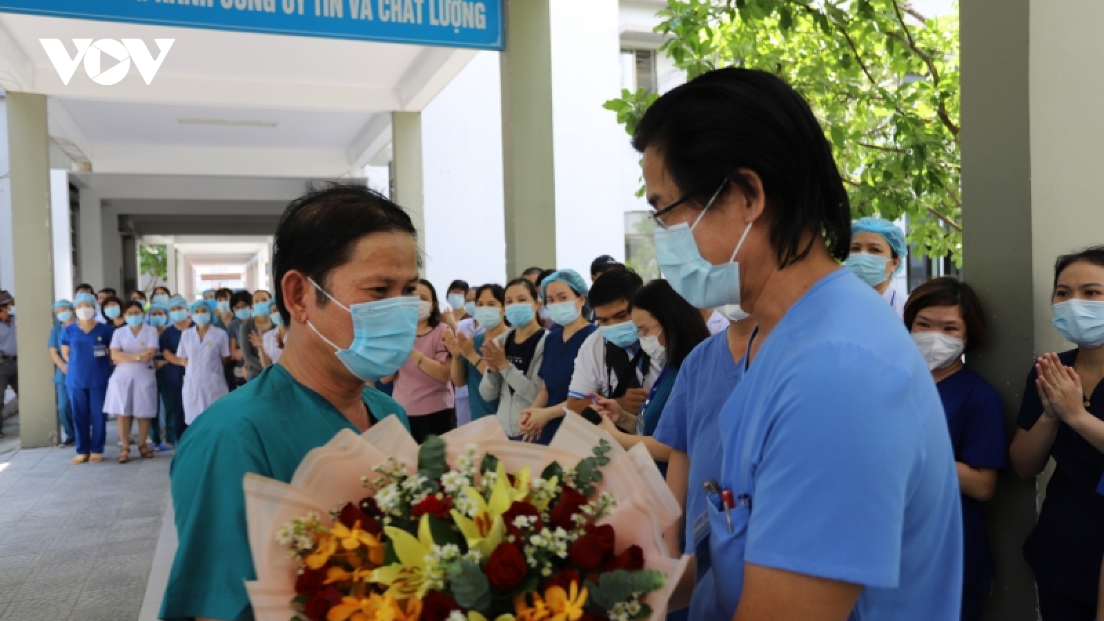 Đà Nẵng tăng cường thêm 50 y, bác sĩ vào TP.HCM hỗ trợ chống dịch
