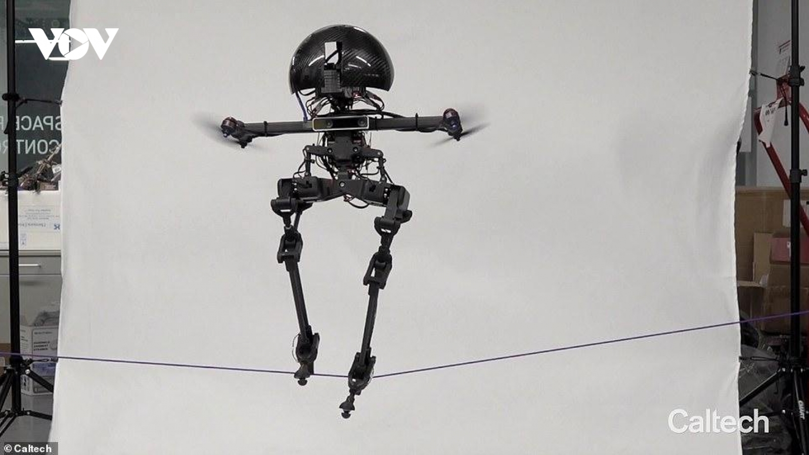 Robot biết bay đảm nhiệm những công việc nguy hiểm