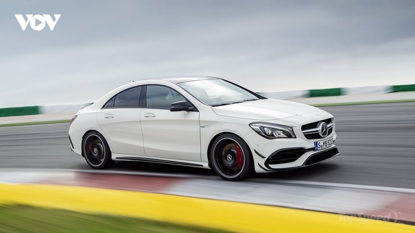 Triệu hồi xe Mercedes-Benz tại Việt Nam do lỗi trục dẫn động lái