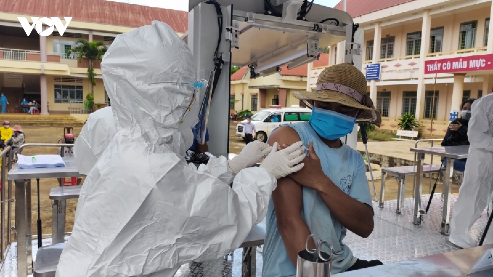Đắk Lắk phong tỏa, xét nghiệm toàn dân, tiêm phủ vaccine để dập ổ dịch Ea Kao