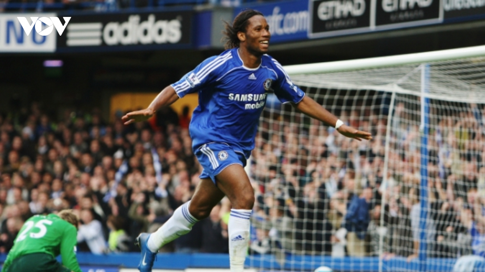 Ngày này năm xưa: Chelsea "hủy diệt" Man City