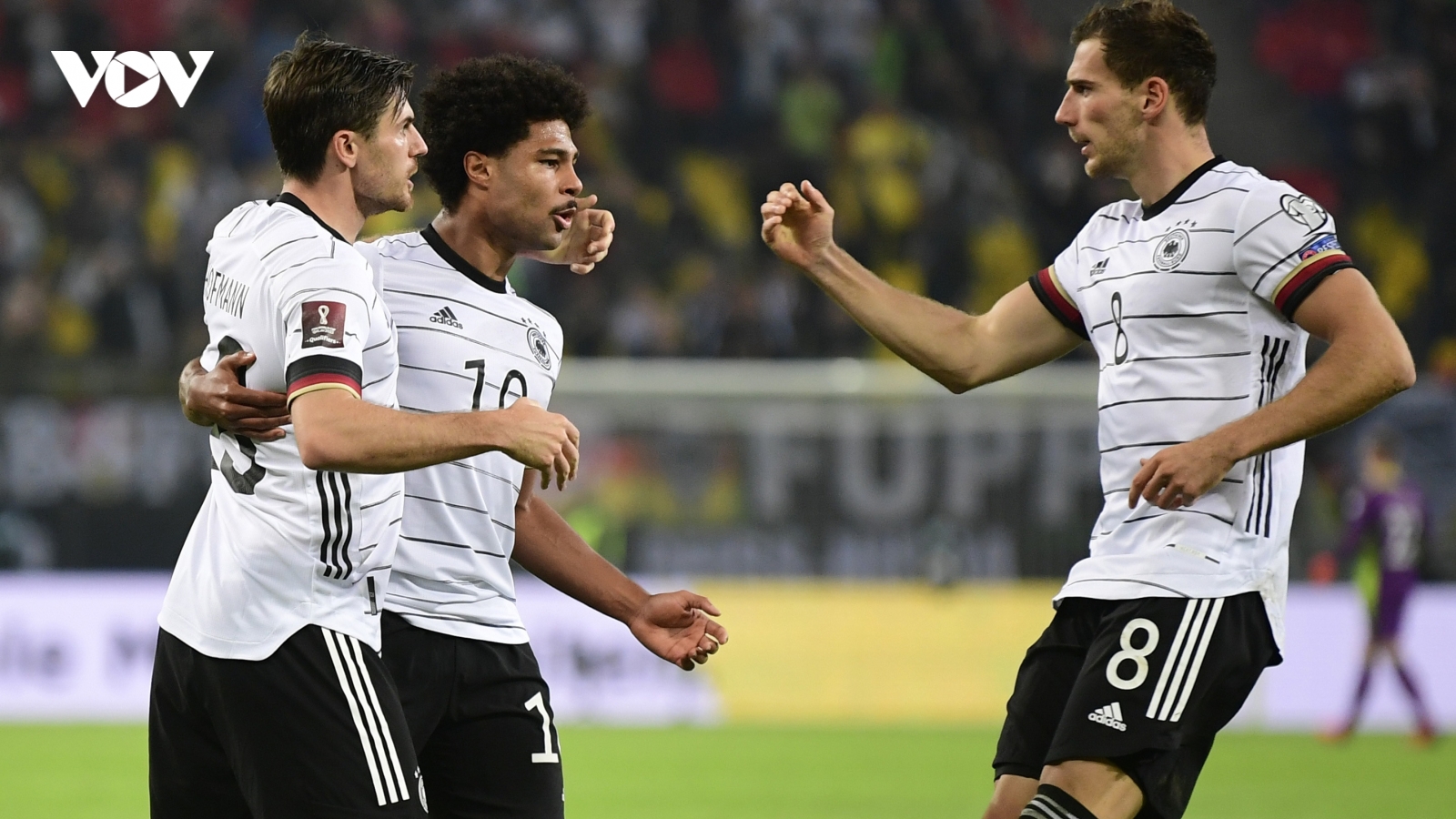 Dàn sao Bayern Munich tỏa sáng, Đức ngược dòng hạ Romania