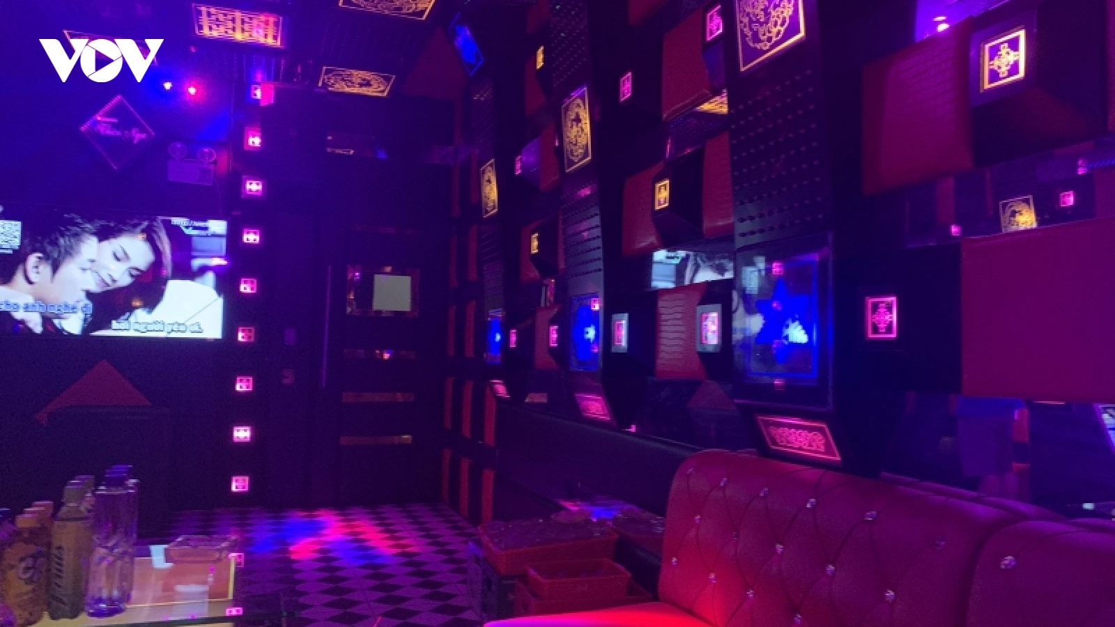 Bất chấp lệnh cấm, nhiều quán karaoke tại Lạng Sơn vẫn hoạt động “chui”