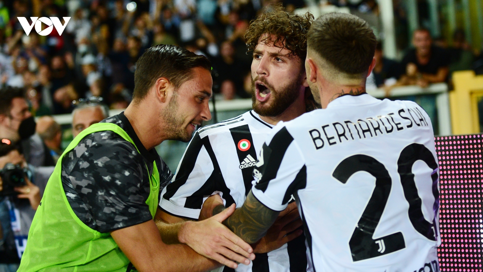Vượt "ải" Torino, Juventus nối dài mạch thắng