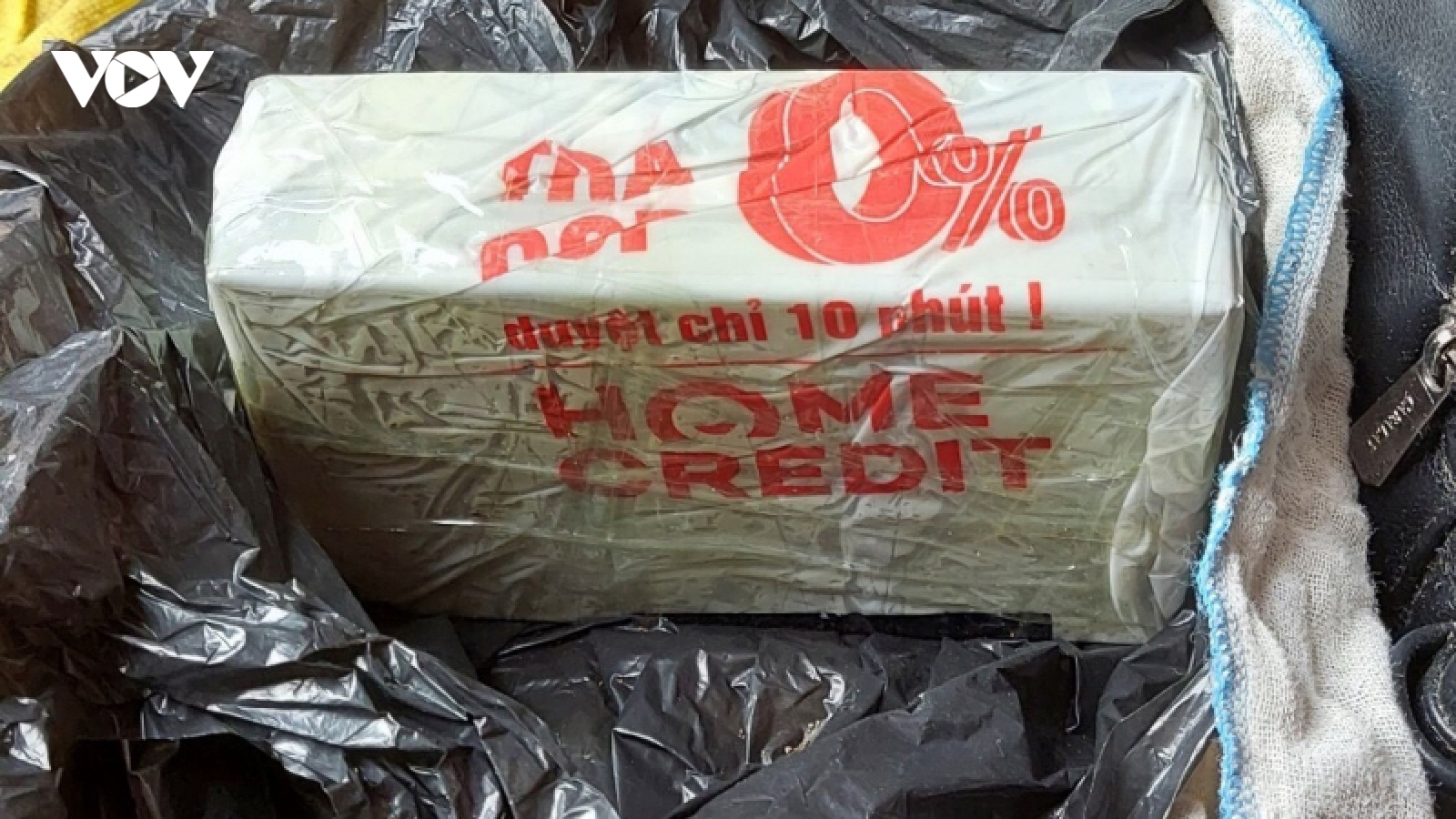 Cao Bằng bắt giữ một phụ nữ đang vận chuyển 2 bánh heroin qua biên giới