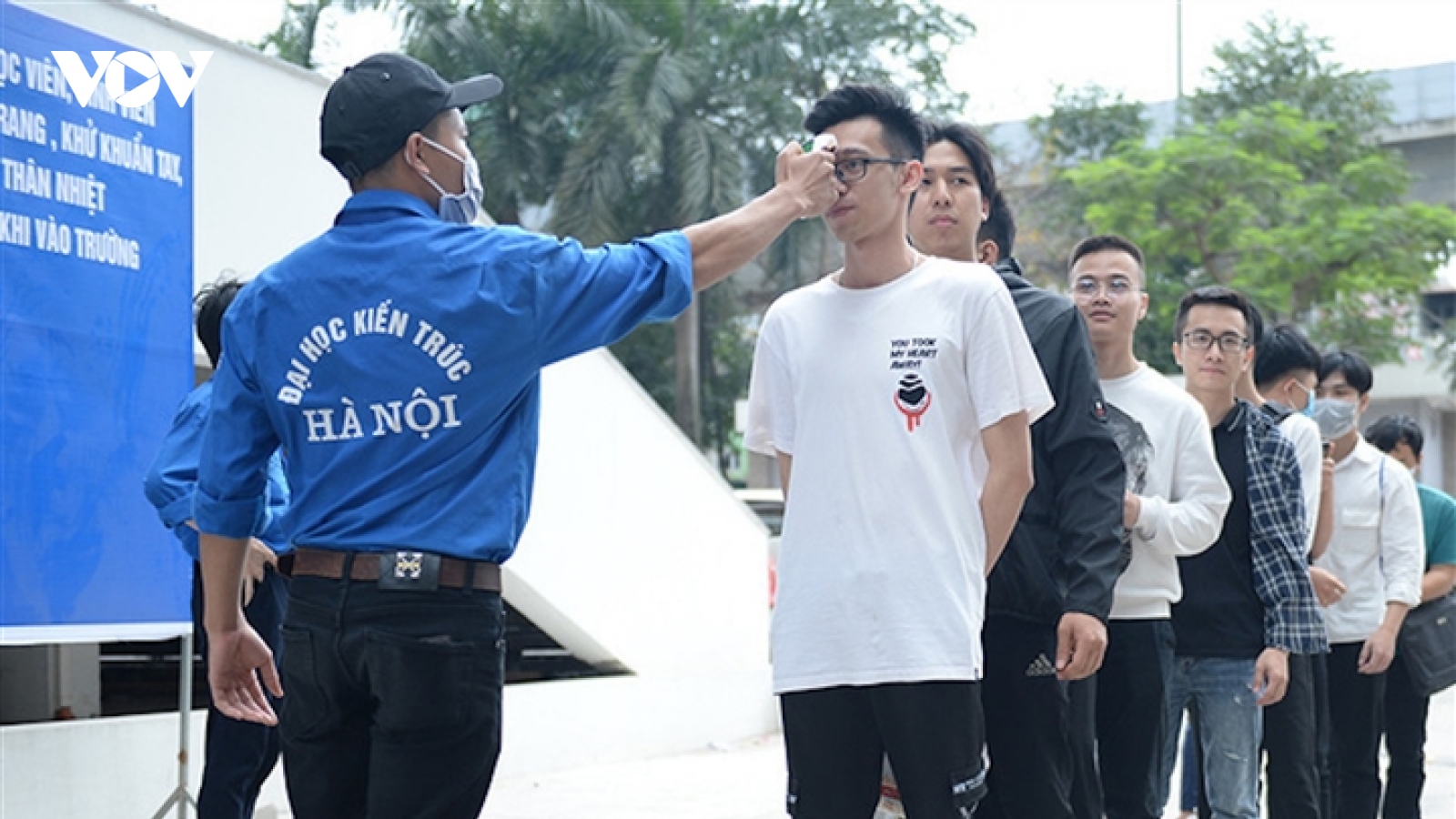 Vì sao nhiều trường đại học chưa mở cửa đón sinh viên trở lại?