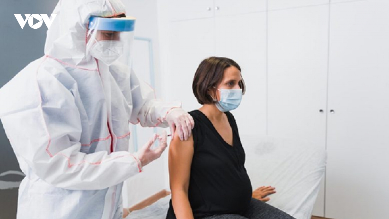 Tiêm vaccine COVID-19 có liên quan đến nguy cơ sảy thai không?