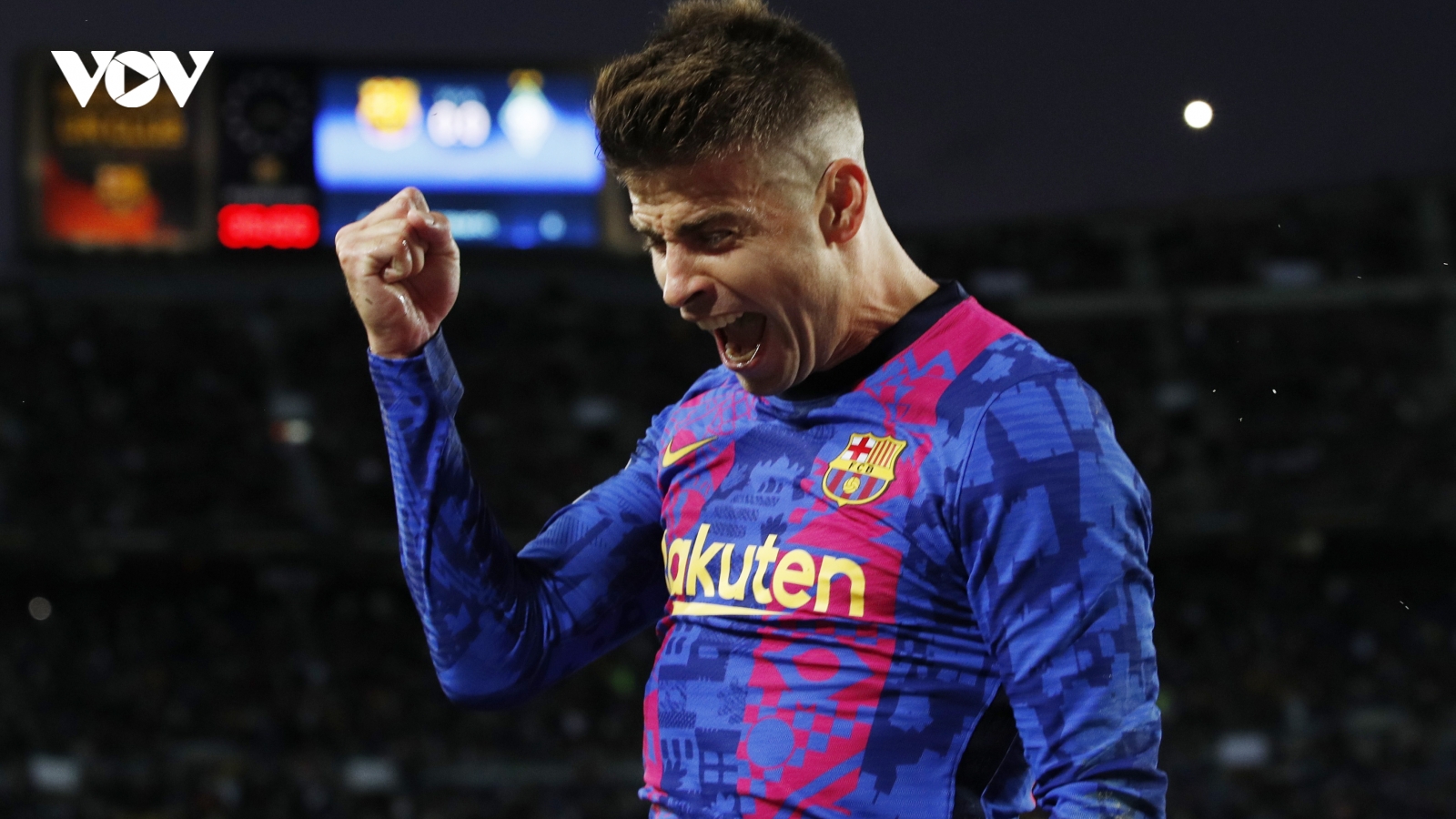 Biếm họa 24h: Pique giúp Barca mơ về "cú ăn ba"