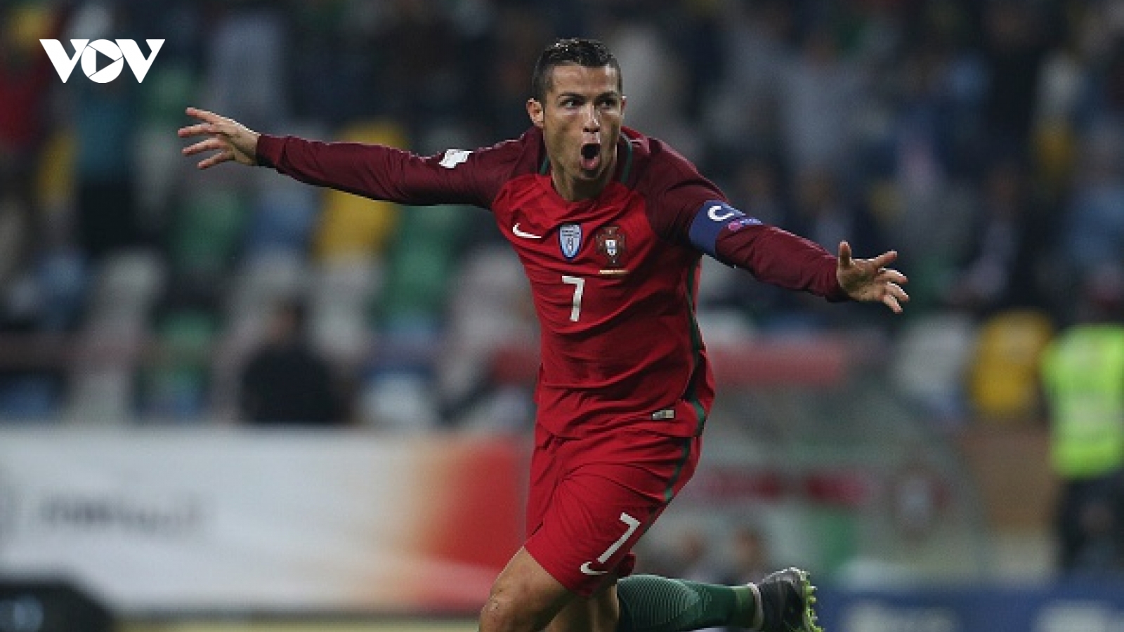Ngày này năm xưa: Ronaldo lần đầu lập "poker" cho ĐT Bồ Đào Nha