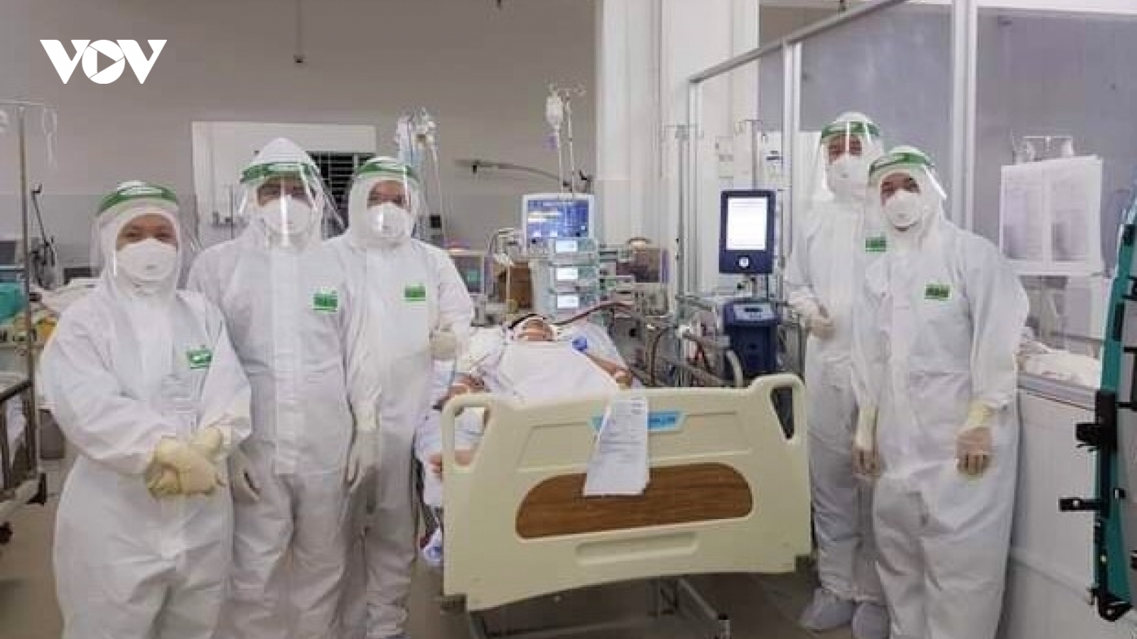Cứu sống sản phụ lao màng phổi mắc COVID-19 nguy kịch nhờ kỹ thuật ECMO