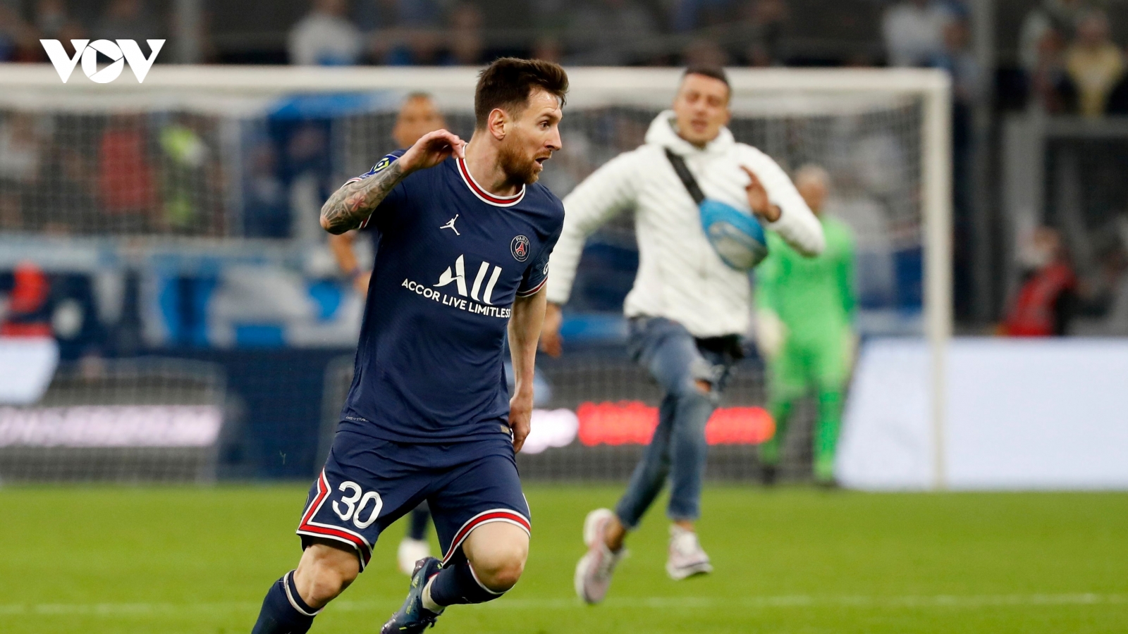 "Messi đang bị cô lập ở PSG"