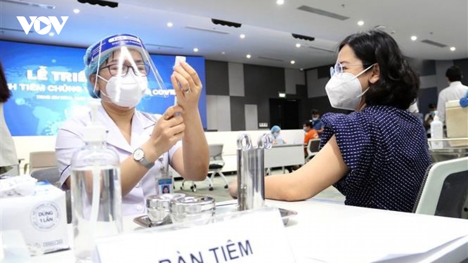 Indonesian expert recommends solutions to help Vietnam combat COVID-19