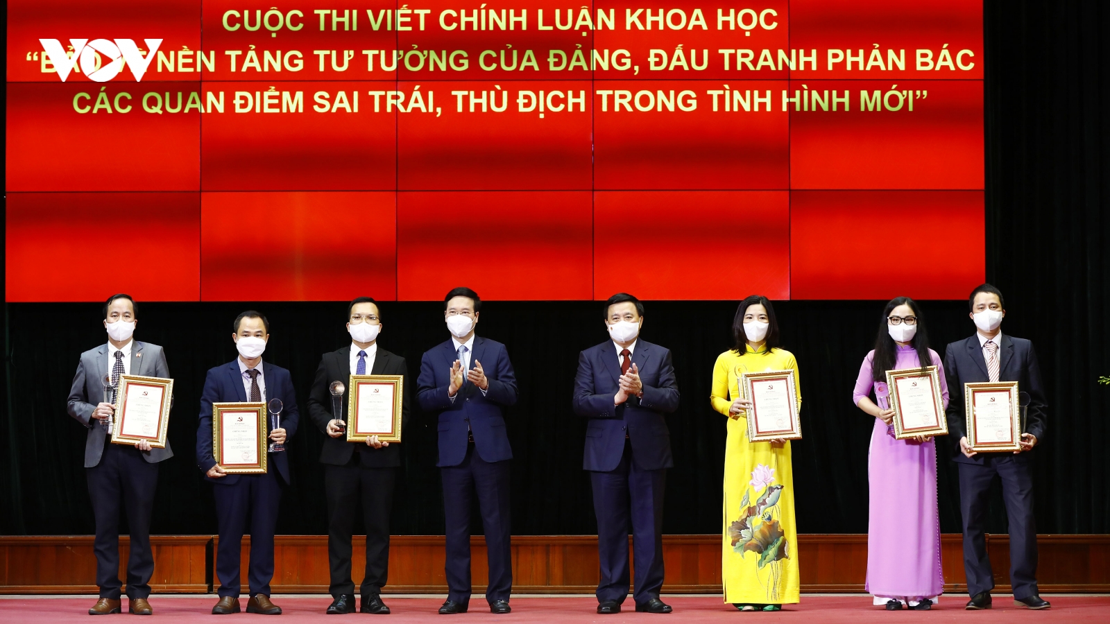 Hơn 8.000 bài dự thi viết về bảo vệ nền tảng tư tưởng của Đảng