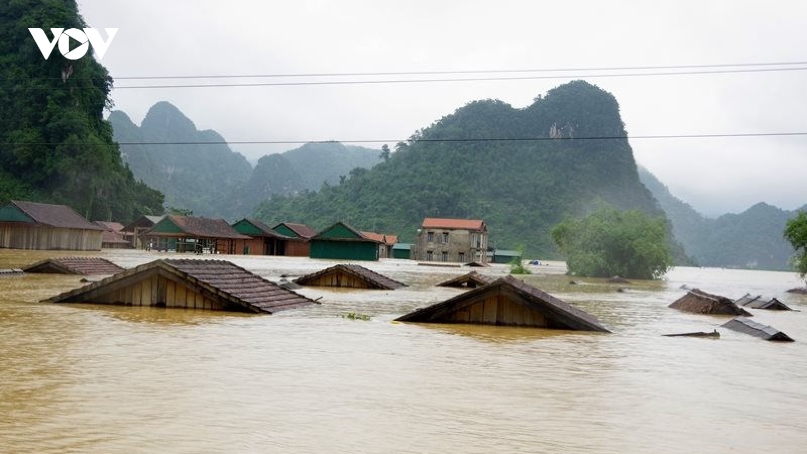Thủ tướng yêu cầu chủ động ứng phó với mưa lũ tại khu vực Trung Bộ