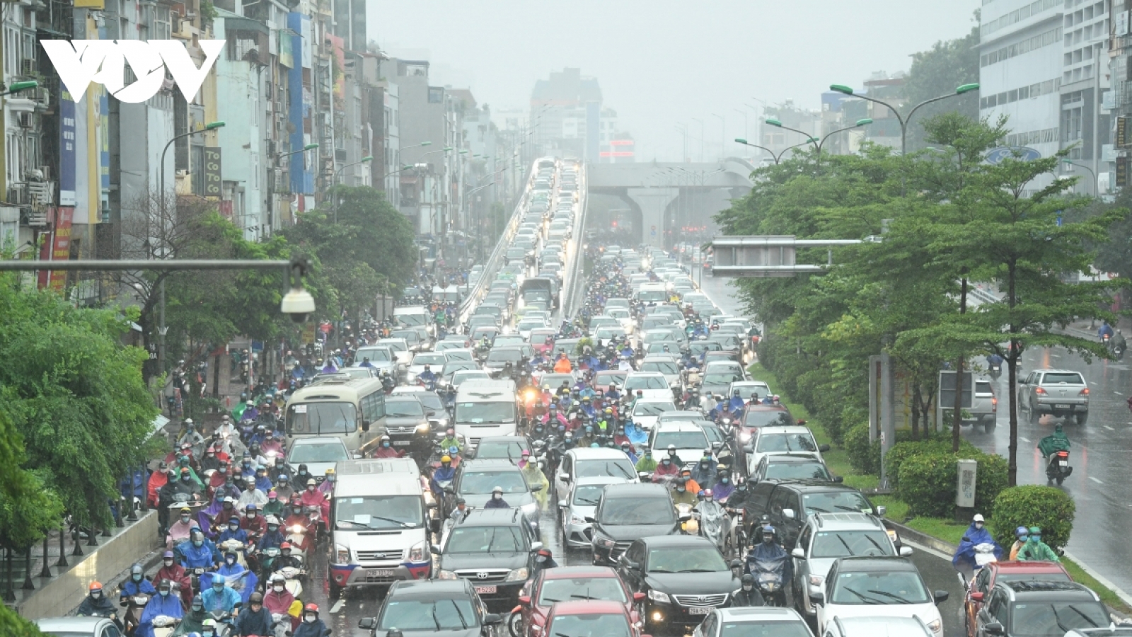 Hà Nội lập 87 trạm thu phí phương tiện vào nội đô - phí lại chồng phí?